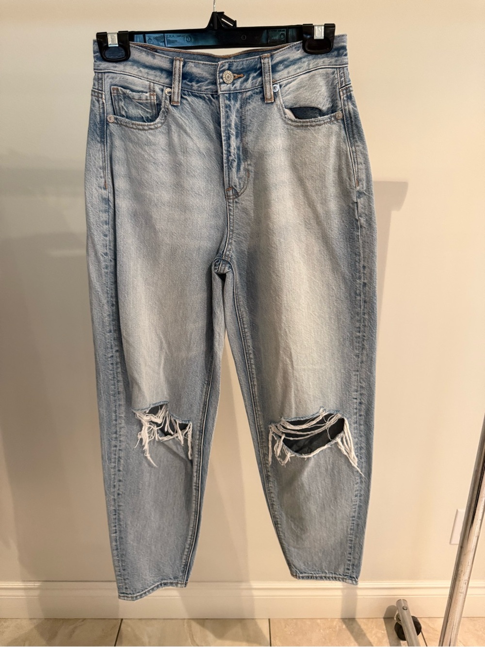 American Eagle Distressed High-Rise Women's Jeans